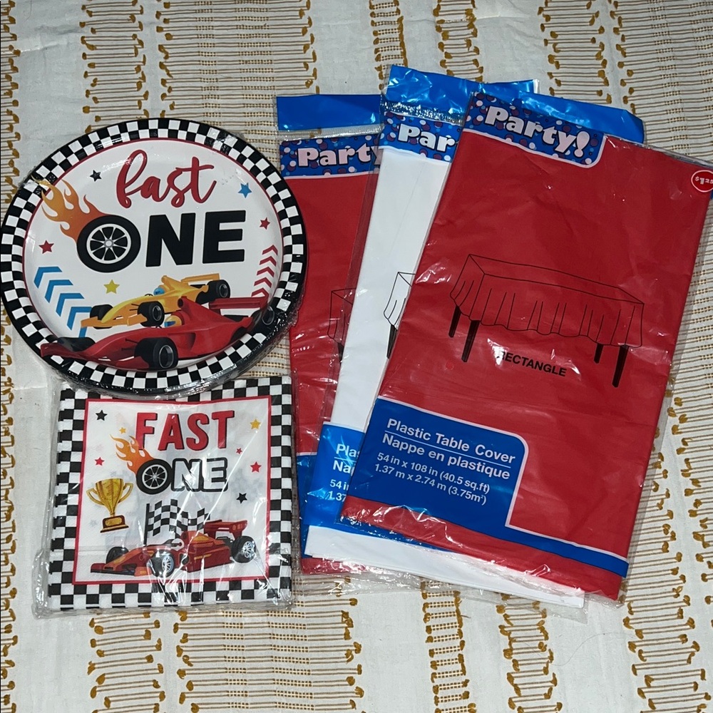 Fast One Racing Party Supplies Set - Red
